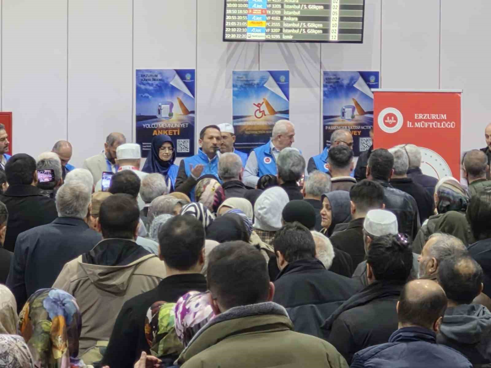 Erzurum’da  ilk hac kafilesi dualarla uğurlandı
