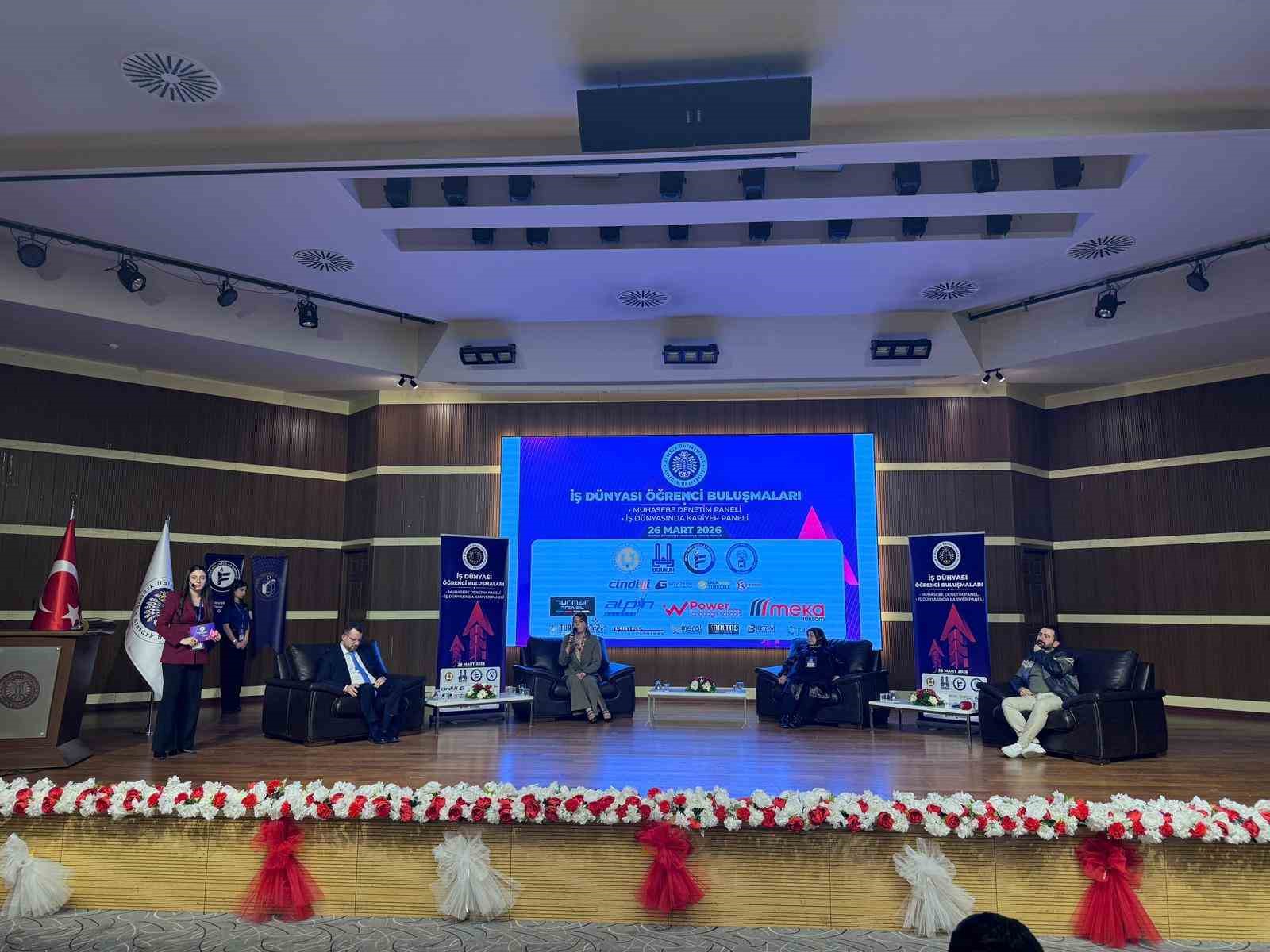 Erzurum’da iş dünyasında kariyer paneli
Erzurum’da iş dünyasında kariyer paneli