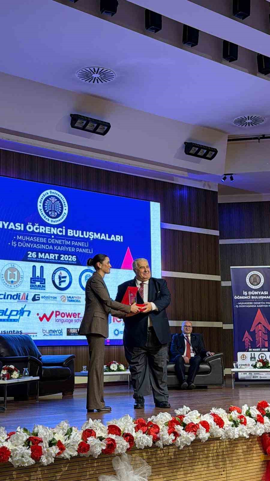 Erzurum’da iş dünyasında kariyer paneli
Erzurum’da iş dünyasında kariyer paneli