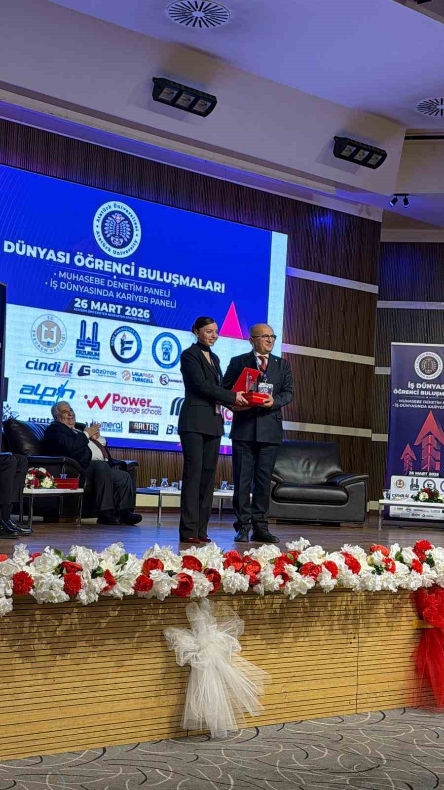 Erzurum’da iş dünyasında kariyer paneli
Erzurum’da iş dünyasında kariyer paneli