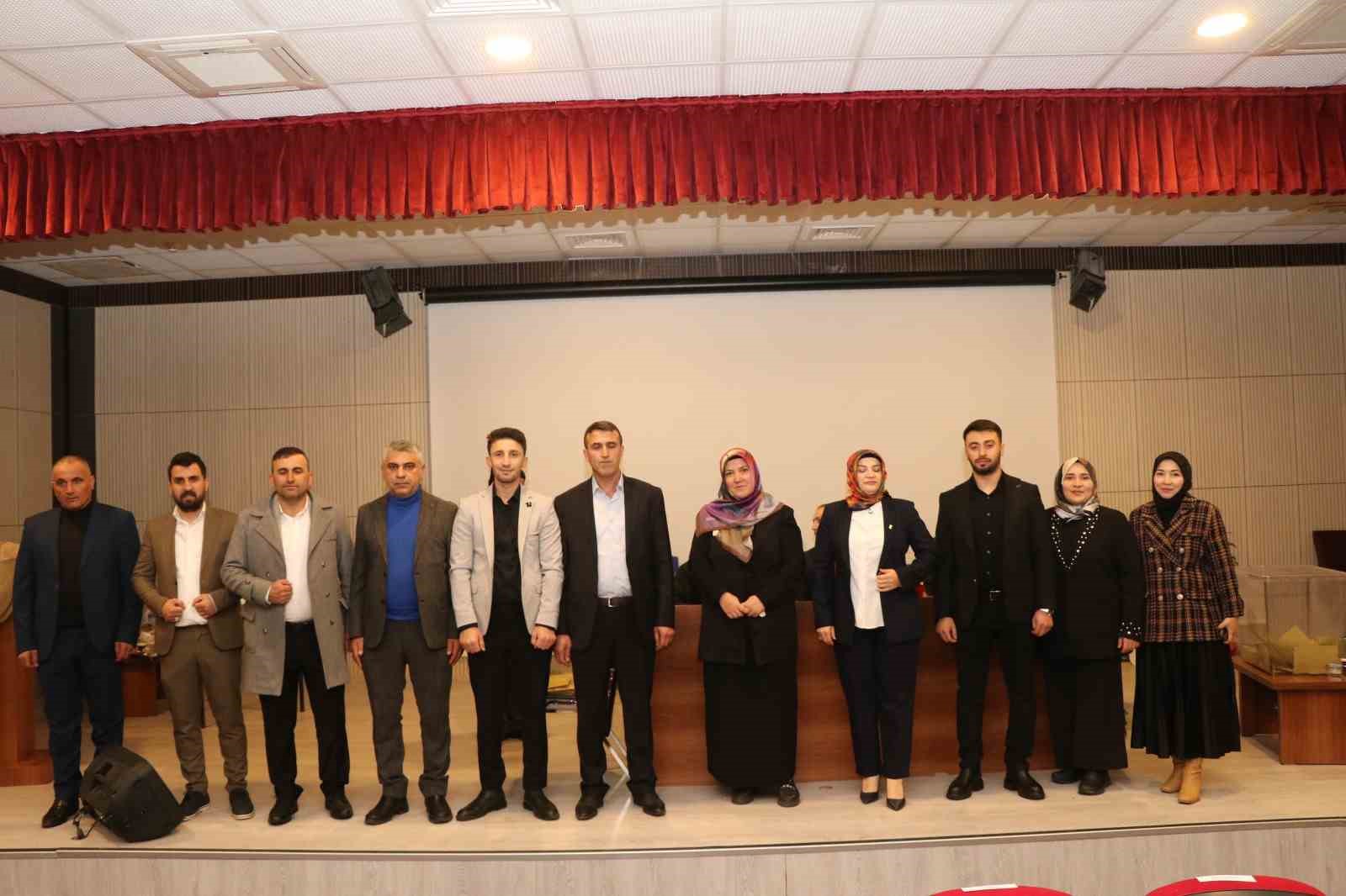 Erzurum’da kadın oda başkanı güven tazeledi
