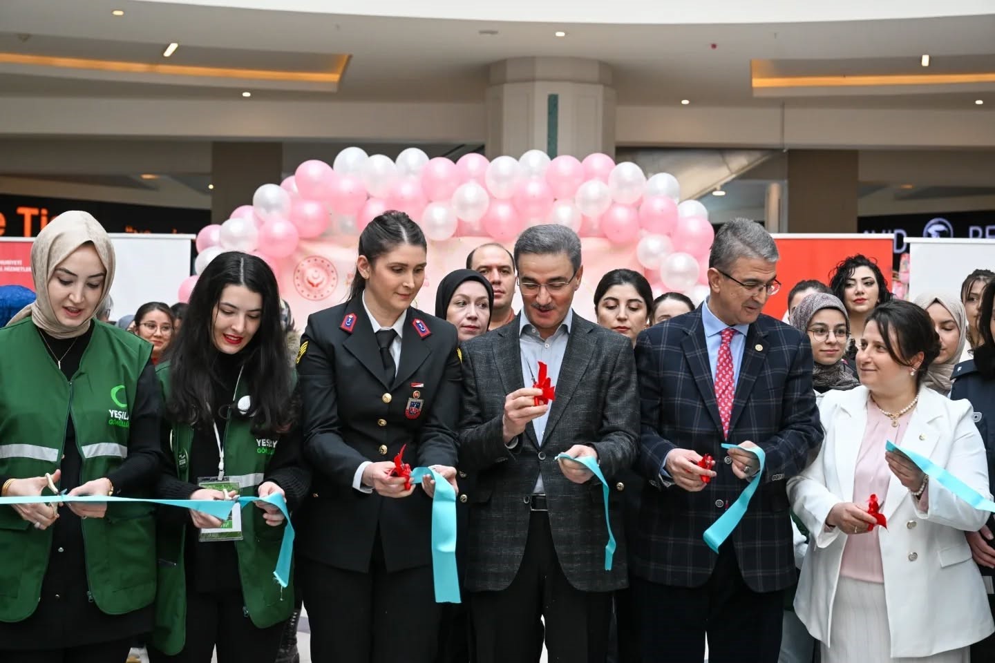 Erzurum’da kadın temalı farkındalık sergisi
