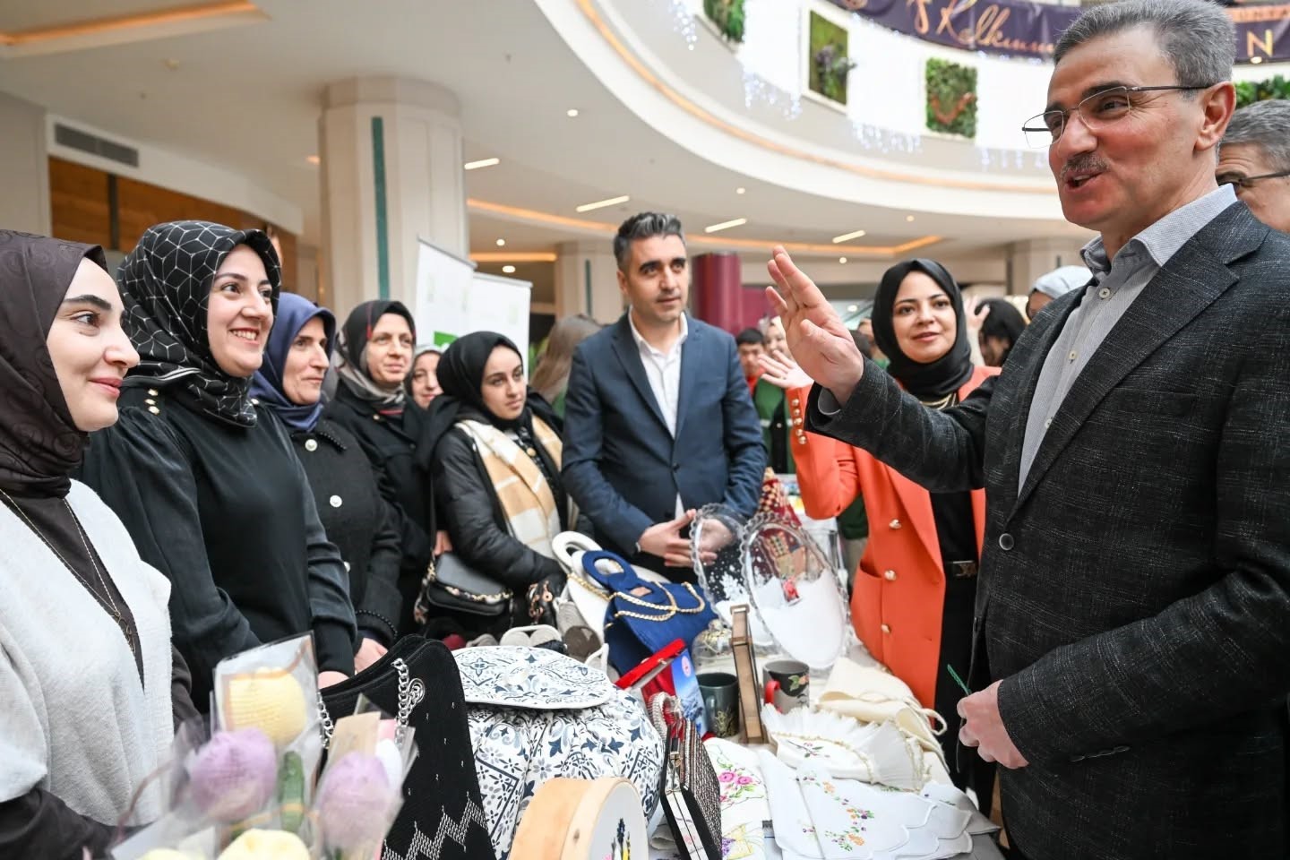Erzurum’da kadın temalı farkındalık sergisi

