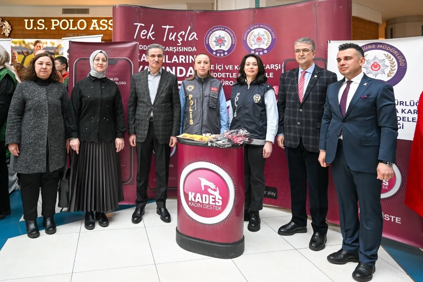 Erzurum’da kadın temalı farkındalık sergisi
