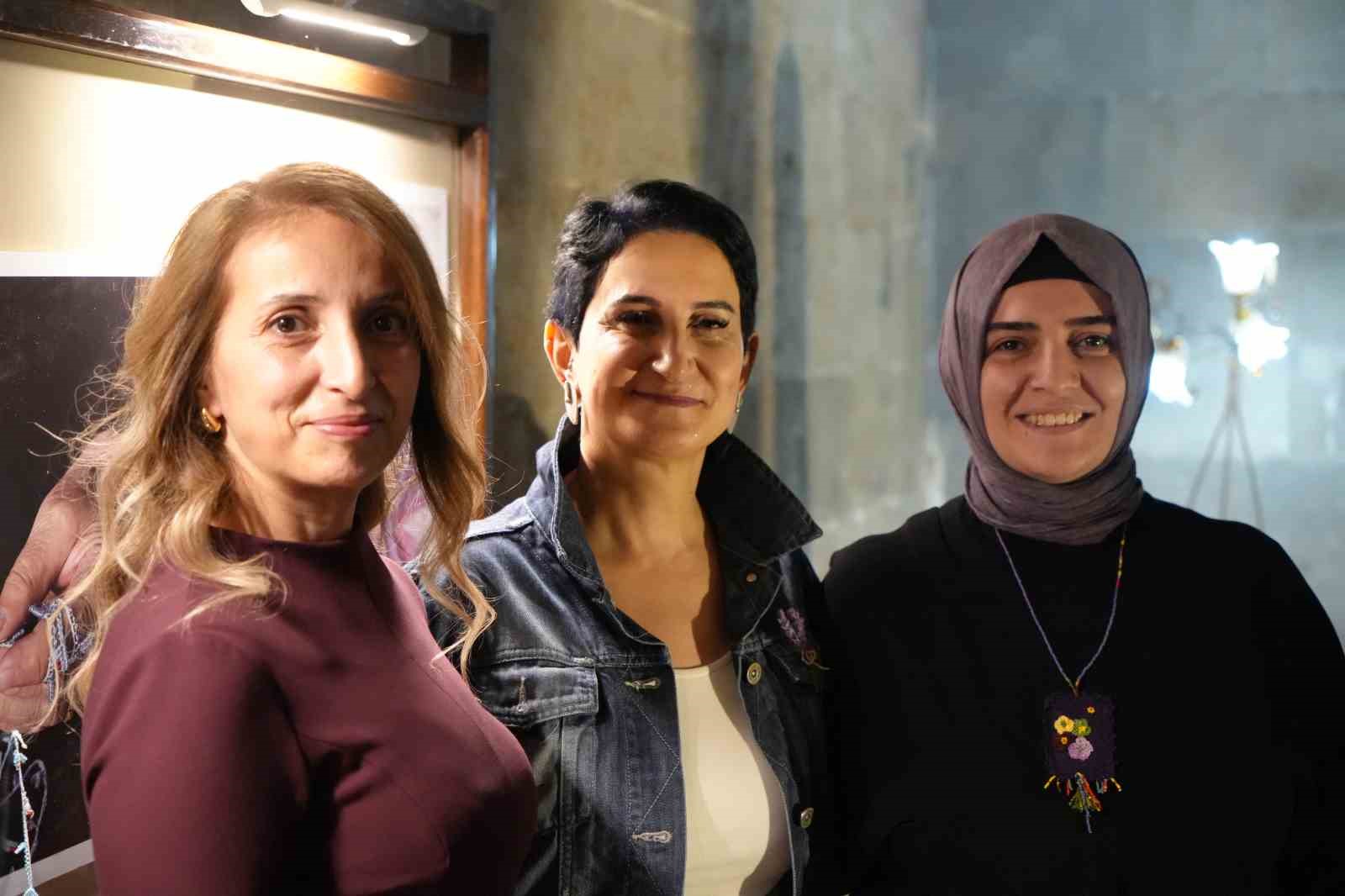 Erzurum’da kadının sessiz anlatısı oyanın dilinde buluştu
