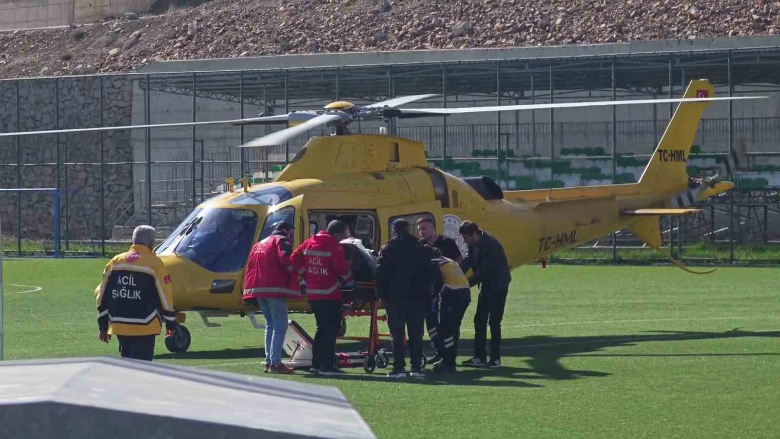 Erzurum’da kalp krizi şüphesi: Hasta helikopterle sevk edildi

