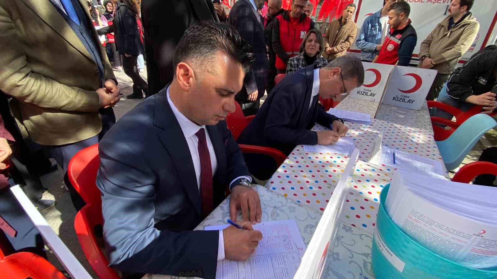 Erzurum’da "Kan Bağışı Hayat Kurtarır" kampanyasına yoğun katılım
