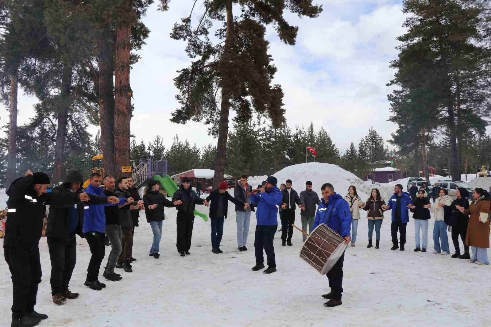 Erzurum’da kızaklarla kıyasıya yarış
