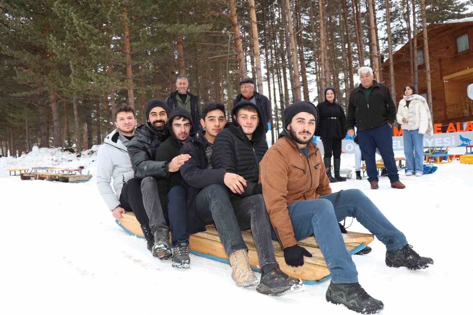 Erzurum’da kızaklarla kıyasıya yarış
