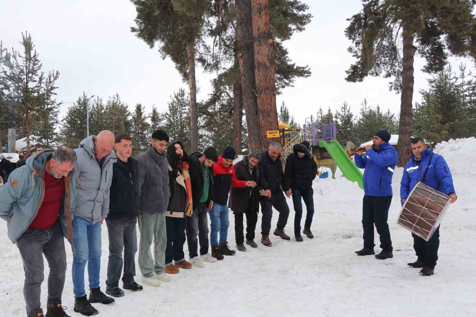 Erzurum’da kızaklarla kıyasıya yarış
