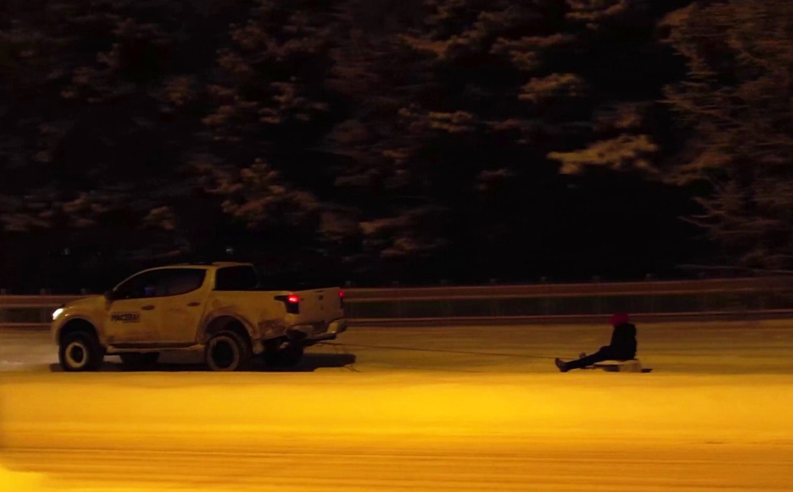 Erzurum’da off-roadçuların lastik ve kızaklı kar keyfi
