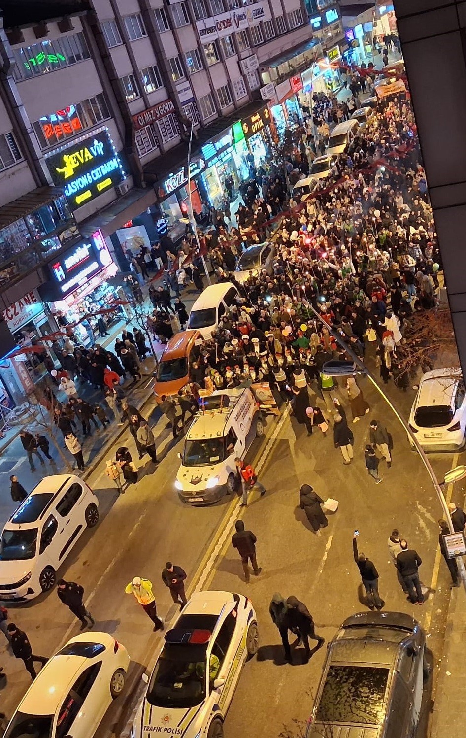 Erzurum’da Ramazan’a fener alaylı karşılama
