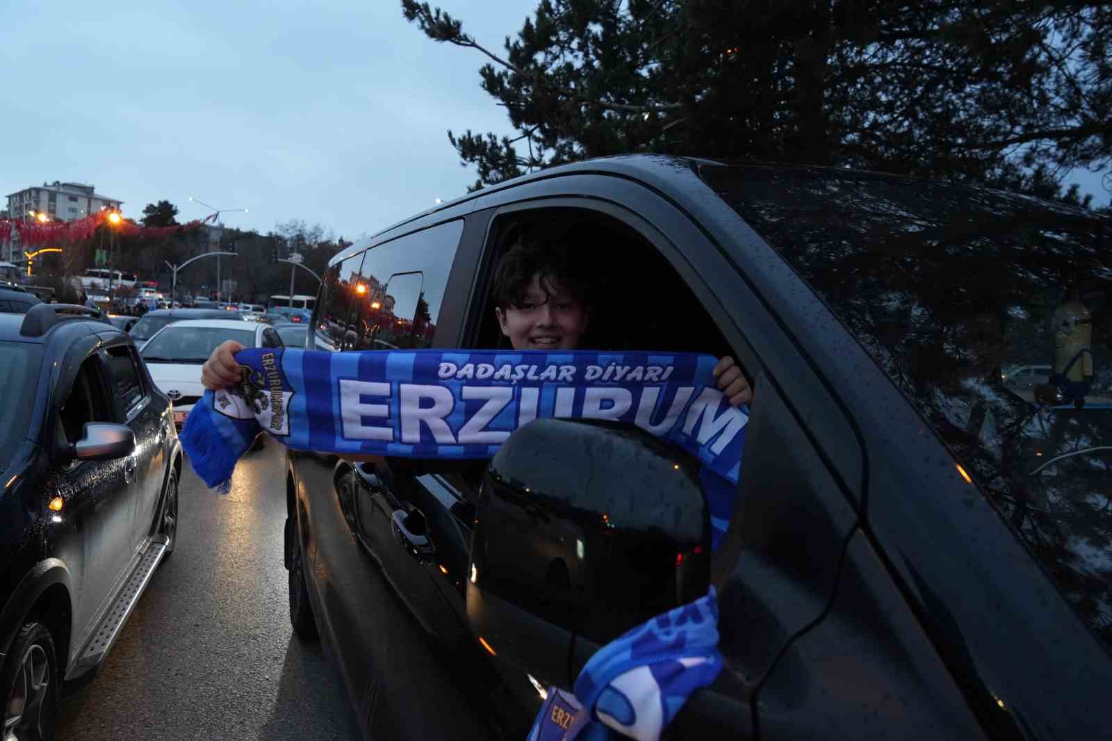 Erzurum’da Süper Lig coşkusu caddelere sığmadı
