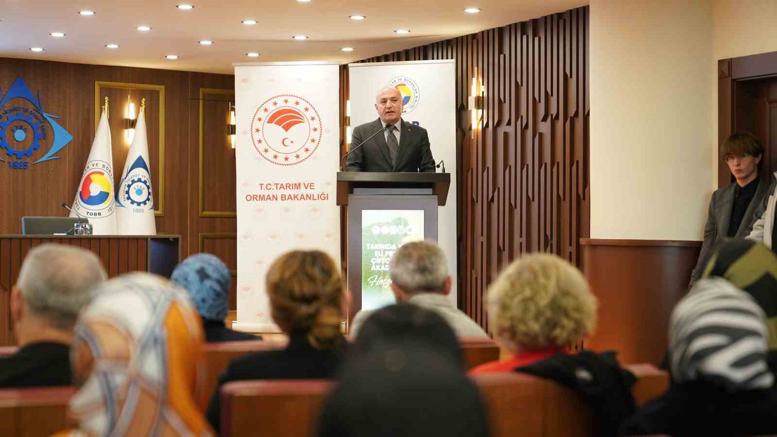 Erzurum’da tarımda kadın eli projesi ve çiftçi kadın akademisi başladı
