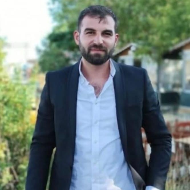 Erzurum’da trafik kazasında vefat eden iki kardeş ve bir arkadaşa hüzünlü veda
