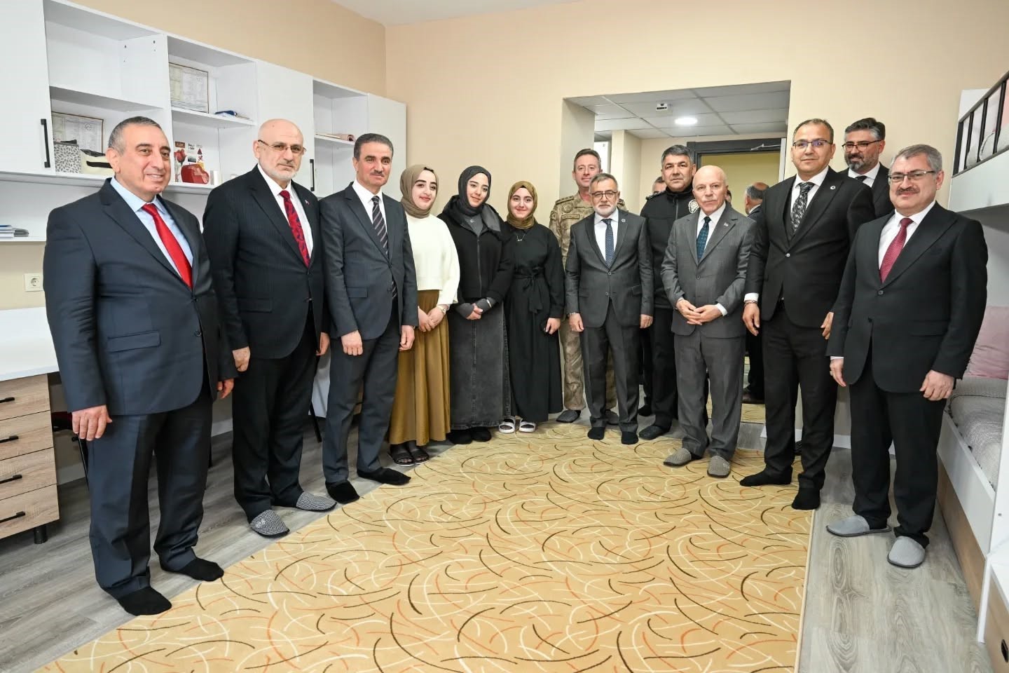 Erzurum’da yükseköğrenim kız yurdu törenle açıldı
