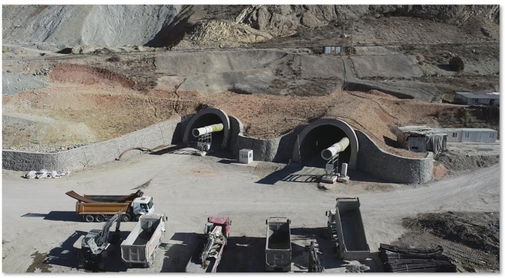 Erzurum’daki dört dev tünel projesinde kritik eşik: Açılış tarihleri belli oldu
Erzurum’daki dört dev tünel projesinde kritik eşik: Açılış tarihleri belli oldu