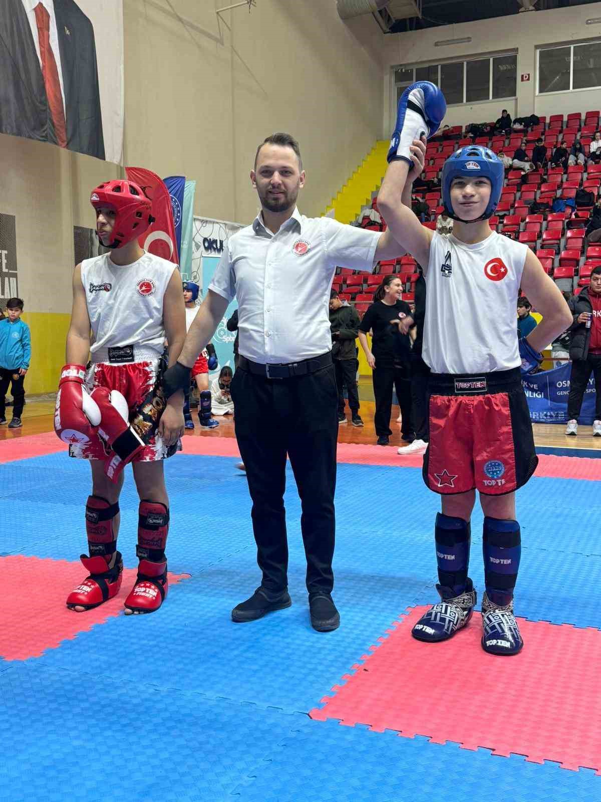 Erzurumlı Kick Boksçular madalyalarla dönüyor
