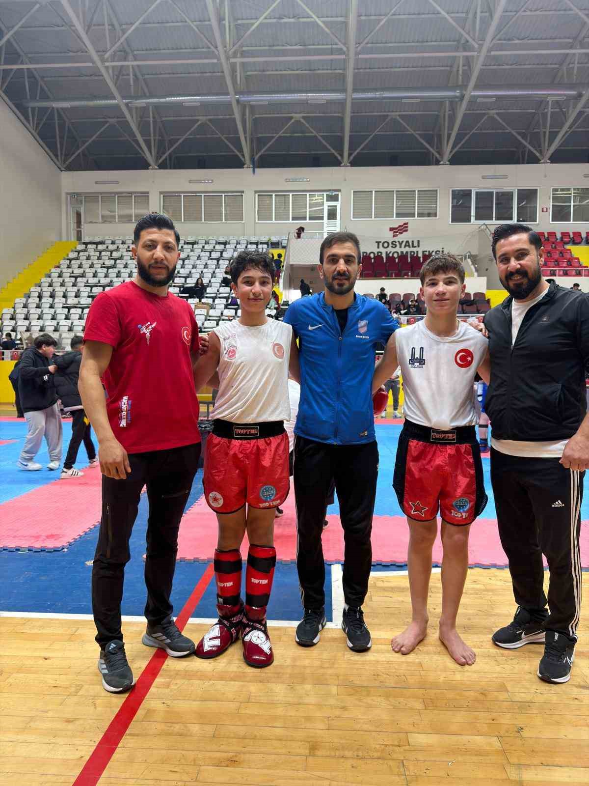 Erzurumlı Kick Boksçular madalyalarla dönüyor
