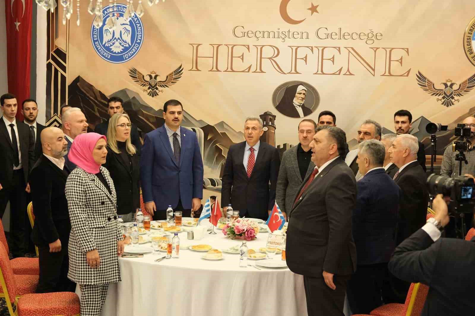 Erzurumlular İzmir’de düzenlenen herfene gecesinde buluştu
