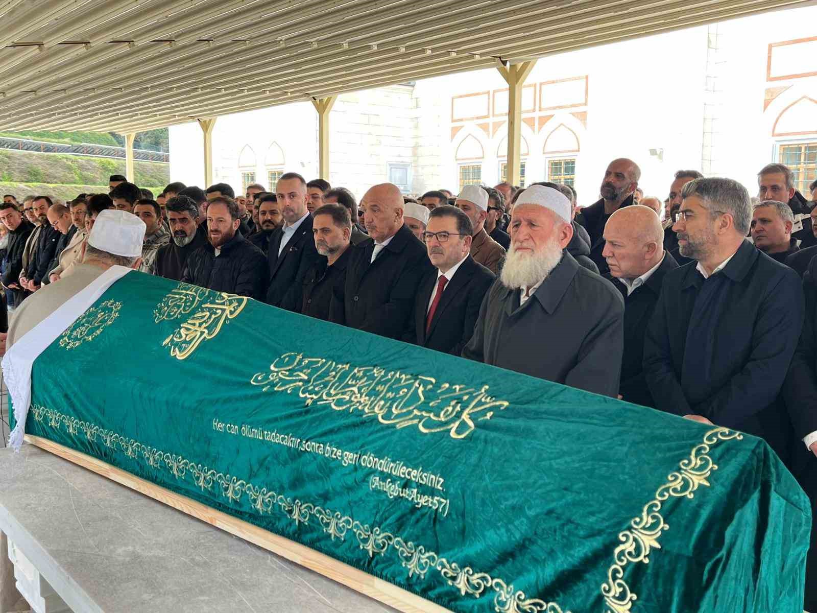 Erzurumspor Başkanı Ahmet Dal’ın annesi Zühal Dal son yolculuğuna uğurlandı
