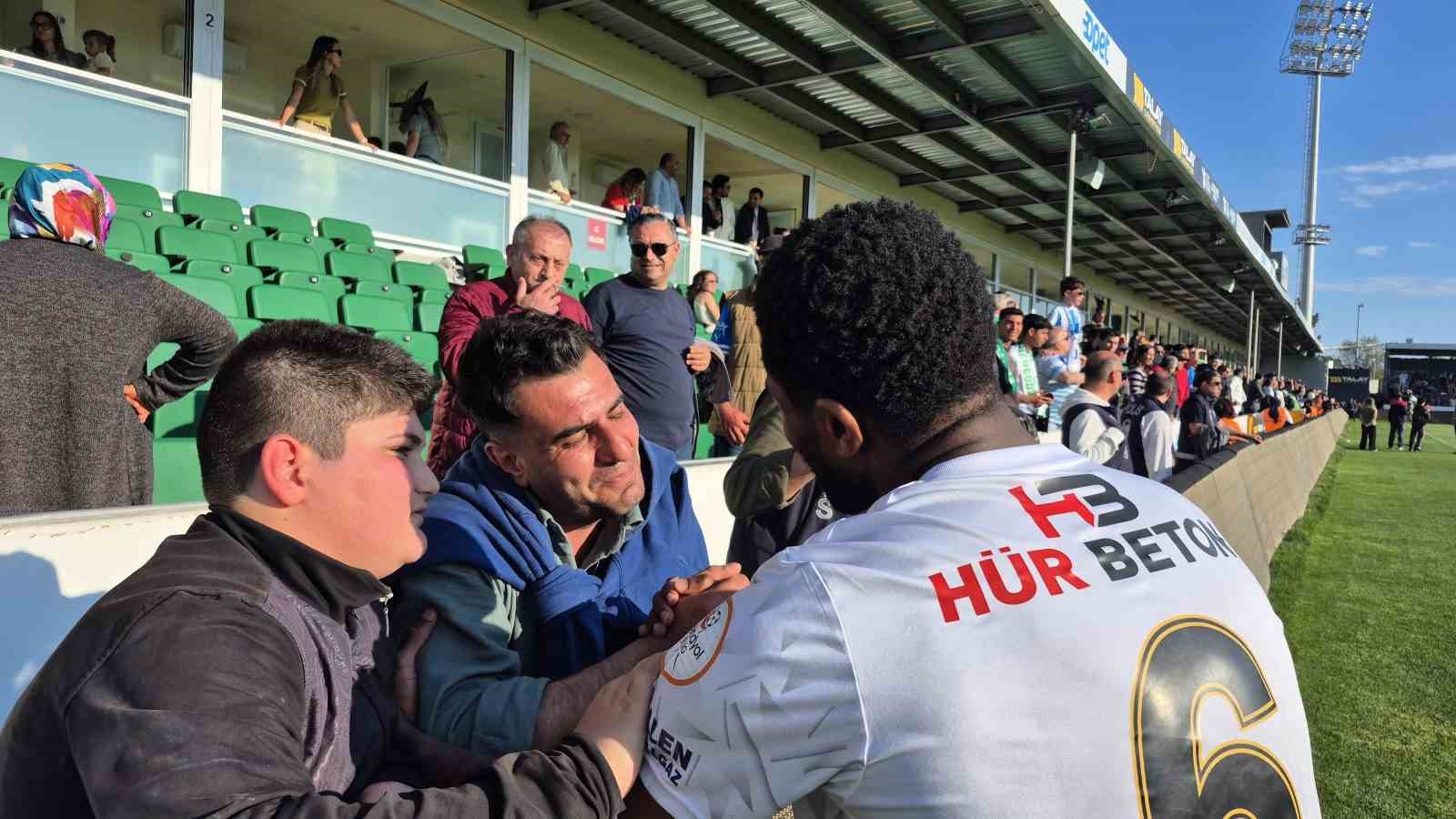 Erzurumspor FK maçtan sonra şampiyonluğunu kutladı
