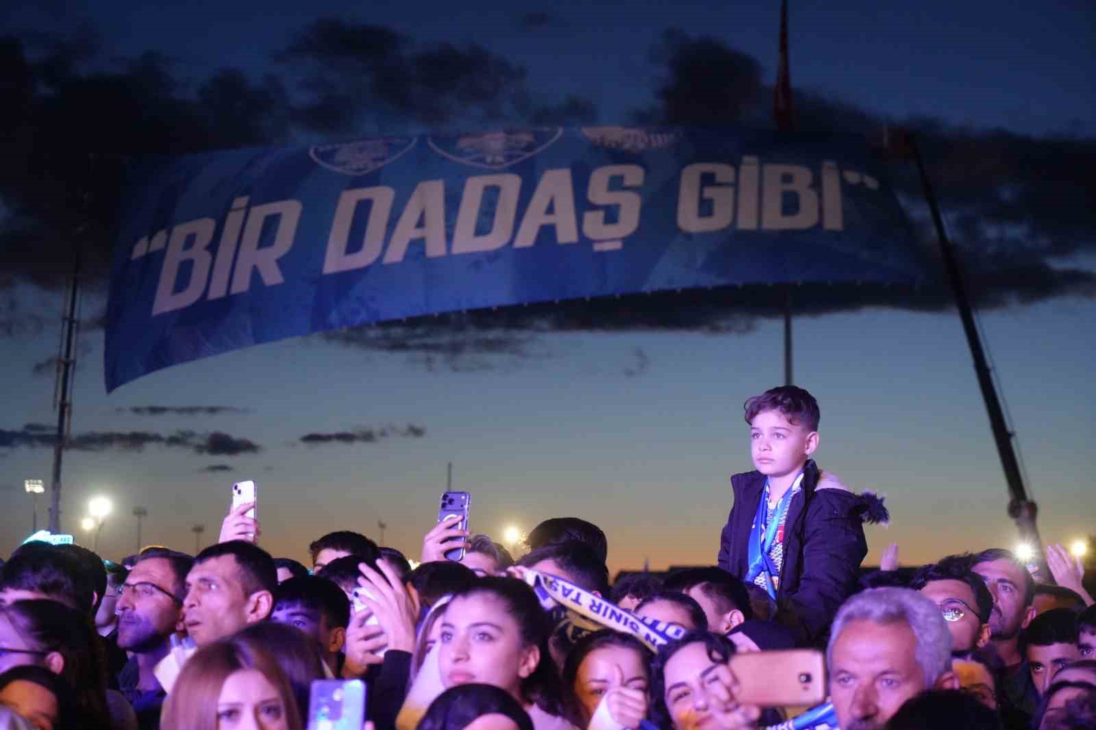 Erzurumspor FK şampiyonluk kupasını aldı
