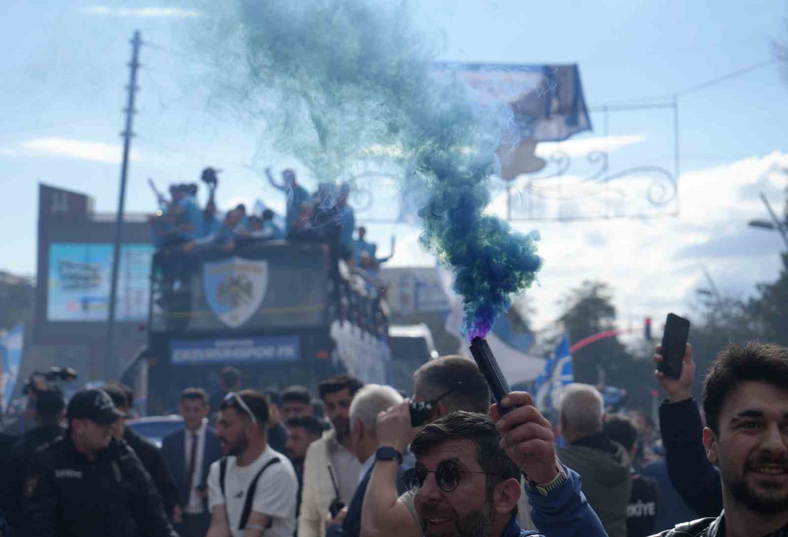 Erzurumspor FK’dan şampiyonluk turu
