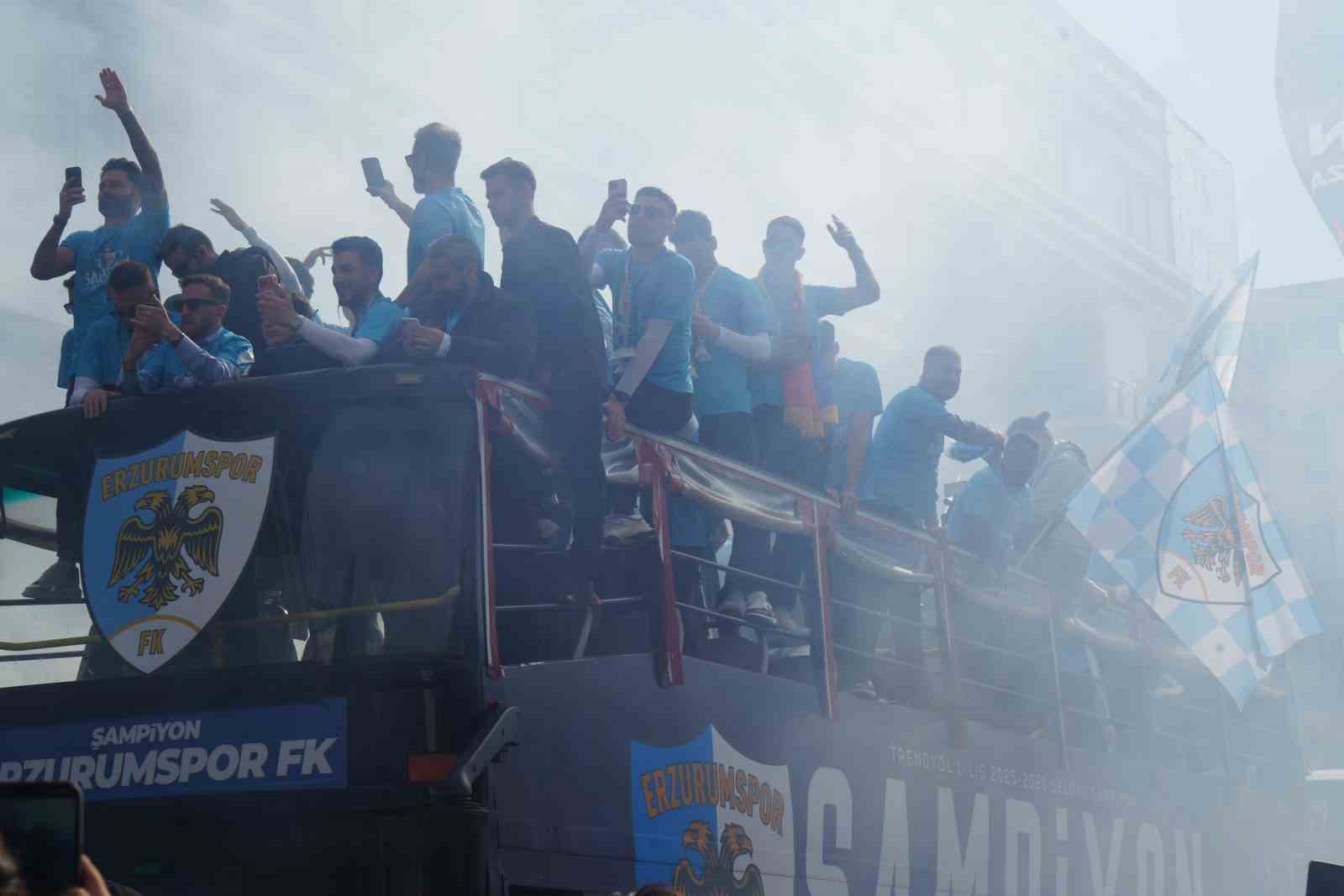 Erzurumspor FK’dan şampiyonluk turu
