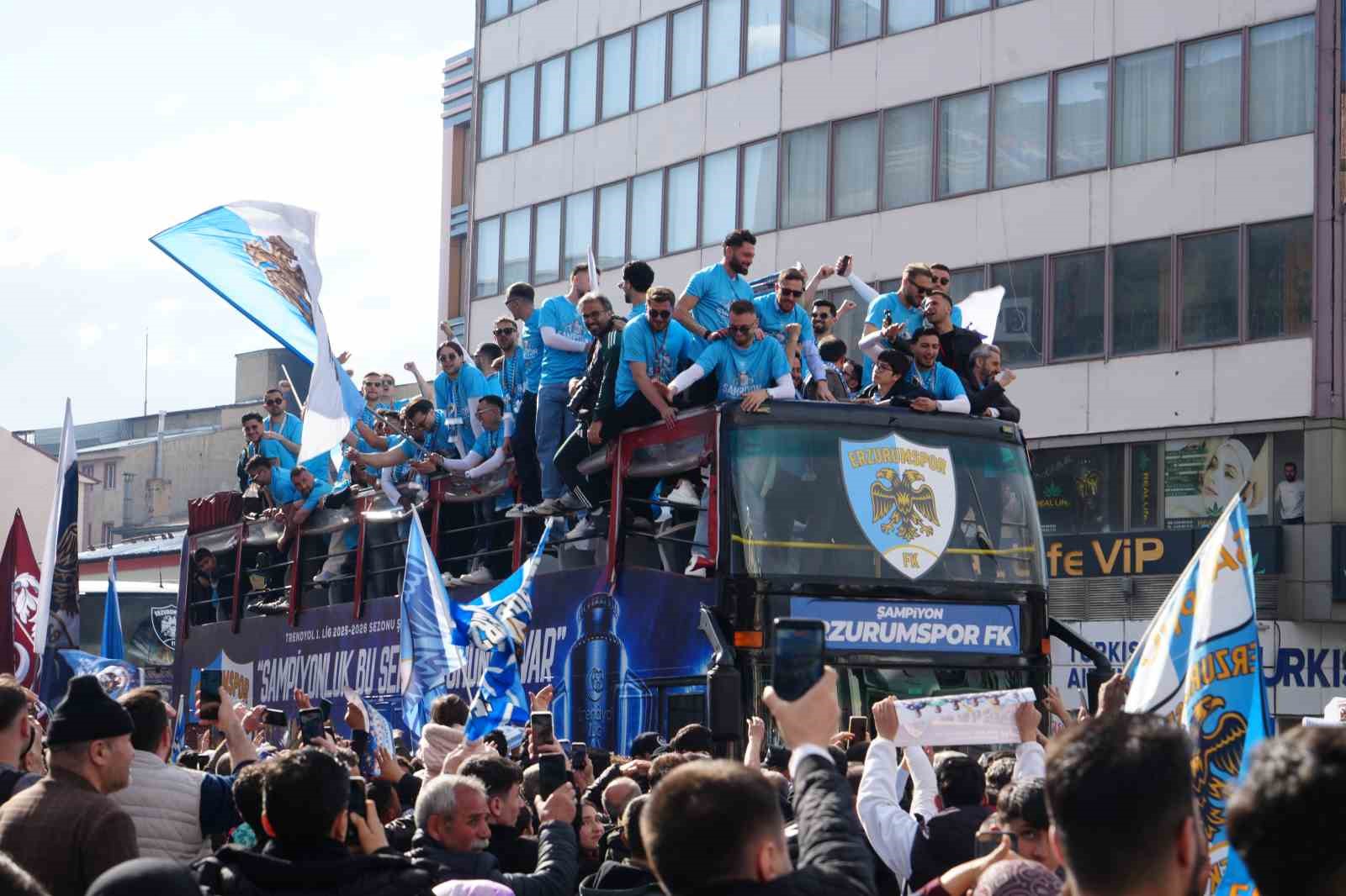 Erzurumspor FK’dan şampiyonluk turu
