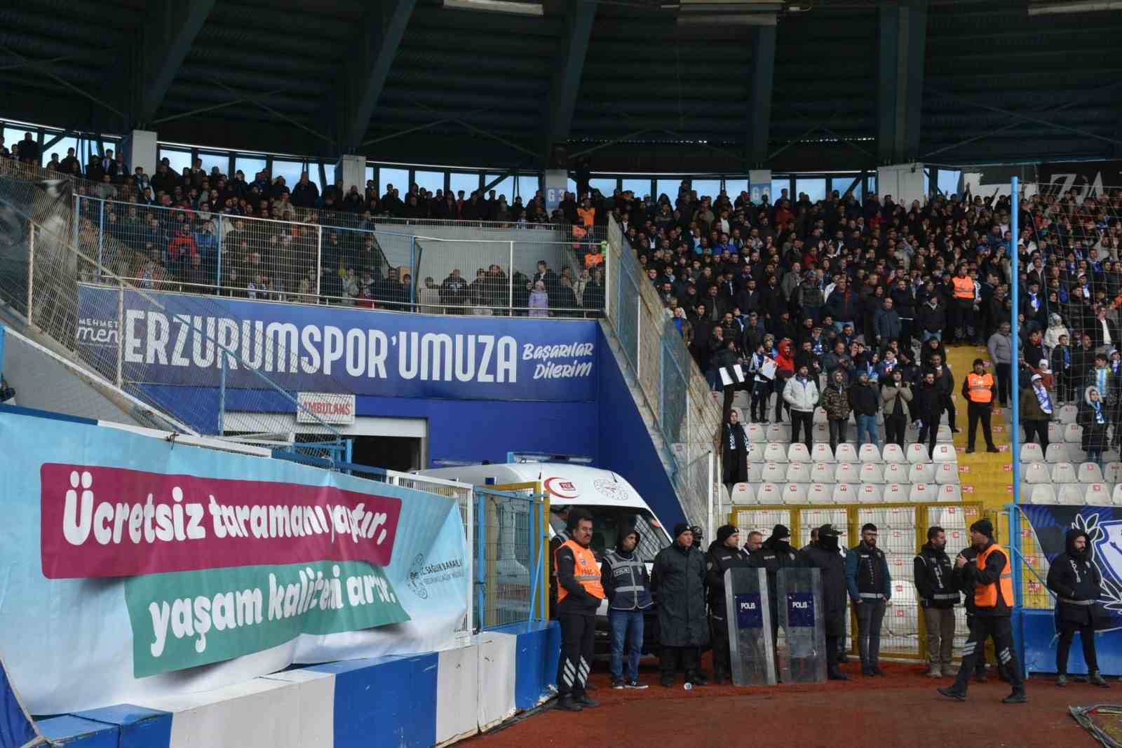 Erzurumspor tribünlerinden anlamlı mesaj: "Ücretsiz taramanı yaptır, yaşam kaliteni artır"
Erzurumspor tribünlerinden anlamlı mesaj: "Ücretsiz taramanı yaptır, yaşam kaliteni artır"