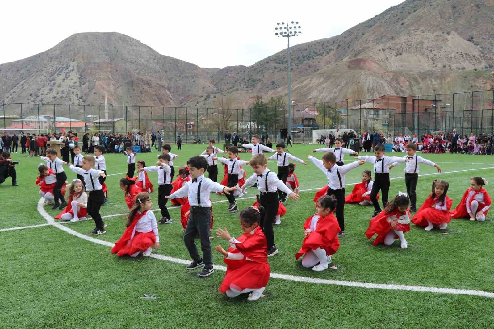 Erzurum’un Oltu ilçesinde 23 Nisan coşkusu
