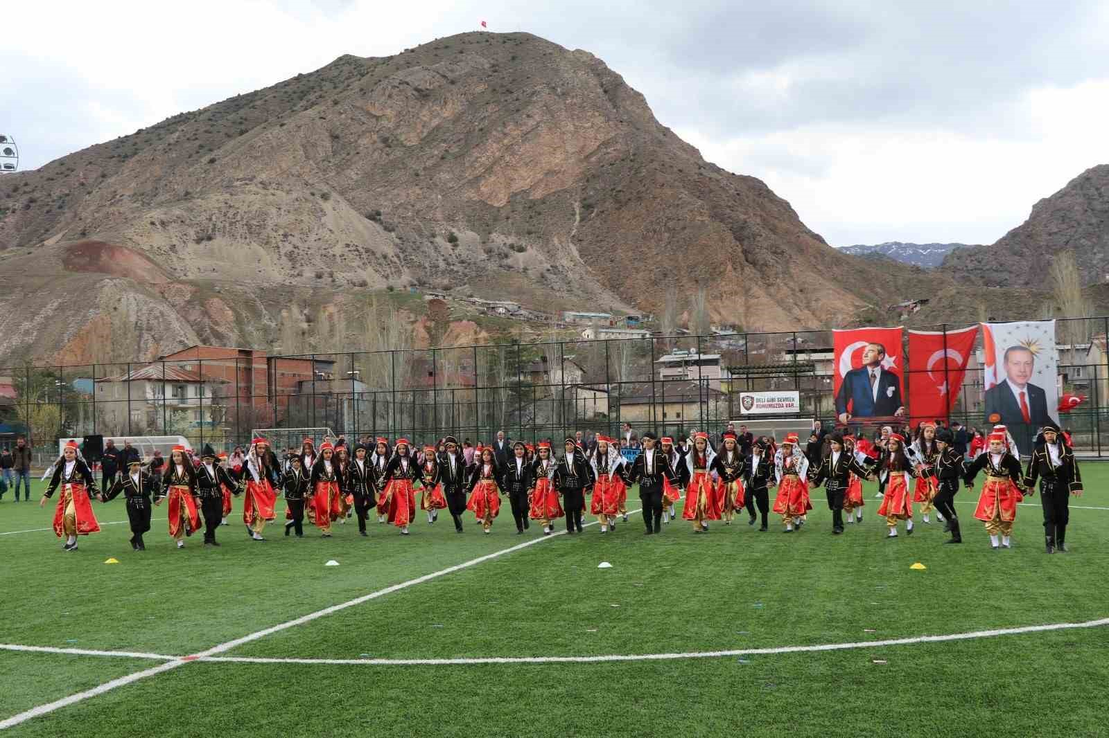 Erzurum’un Oltu ilçesinde 23 Nisan coşkusu
