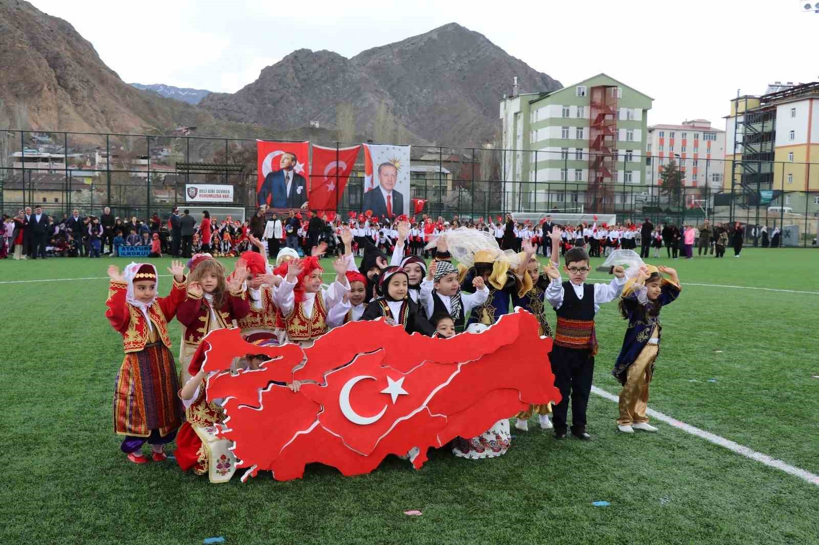 Erzurum’un Oltu ilçesinde 23 Nisan coşkusu
