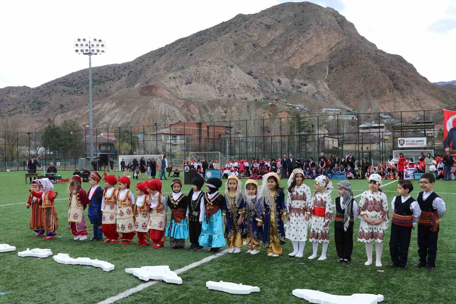 Erzurum’un Oltu ilçesinde 23 Nisan coşkusu
