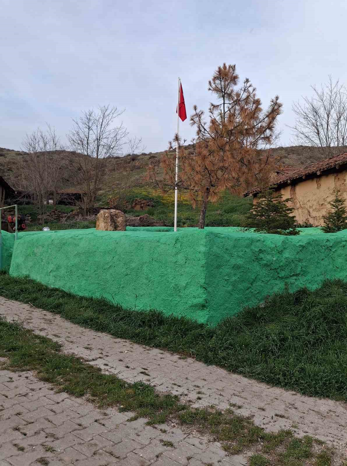 Eşankara Dede türbesinde bakım çalışmaları
