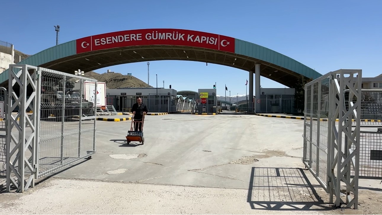 Esendere Sınır Kapısı’nda "güvenli geçiş" mesaisi sürüyor
