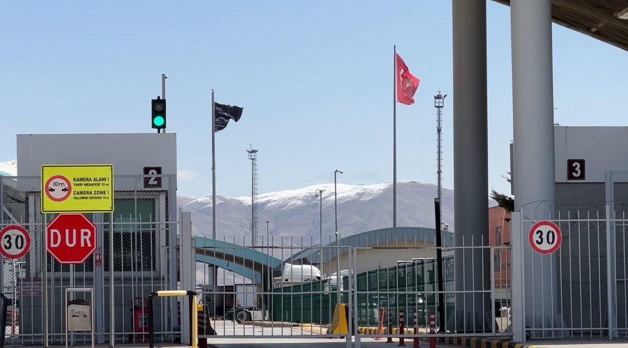 Esendere Sınır Kapısı’nda "güvenli geçiş" mesaisi sürüyor
