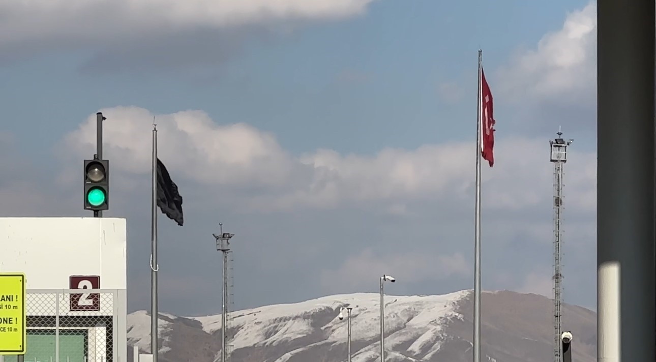 Esendere Sınır Kapısı’nda sessiz bekleyiş
