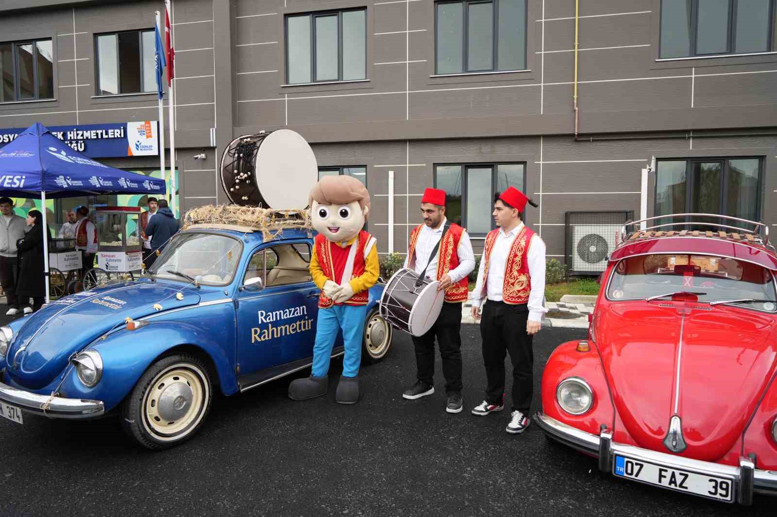 Esenler Belediye Başkanı Mehmet Tevfik Göksu’ya ilahi sürprizi
