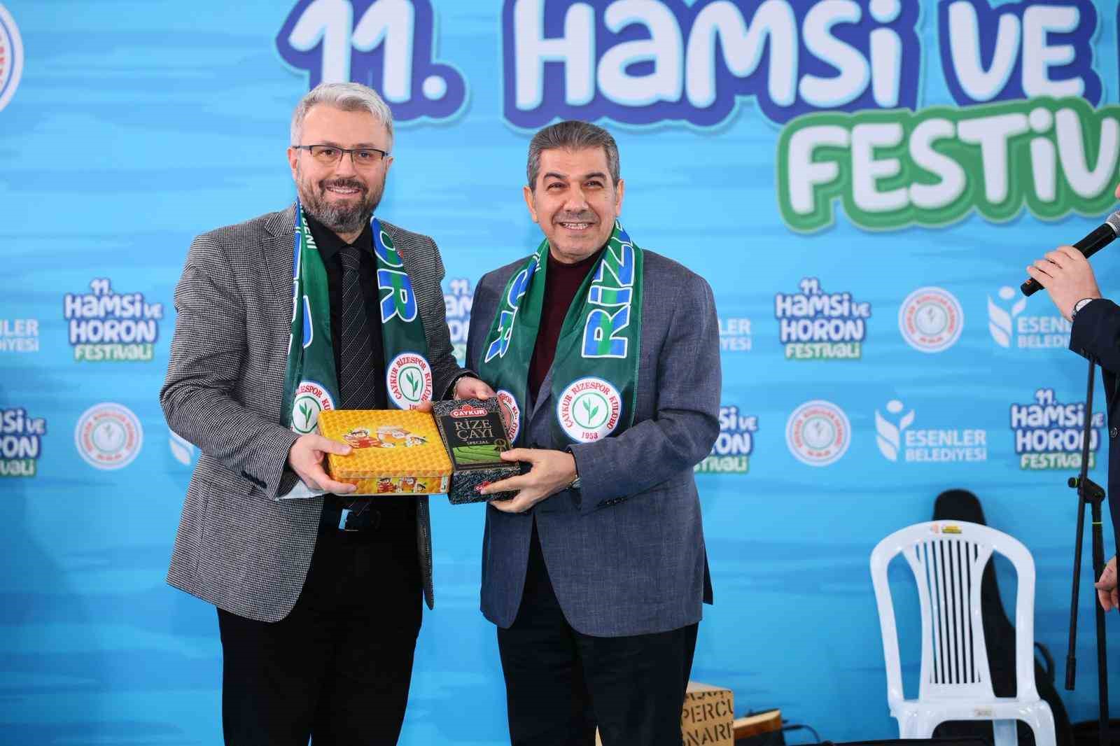 Esenler’de 11. Hamsi ve Horon Festivali: 5 ton balık ve helva dağıtıldı
