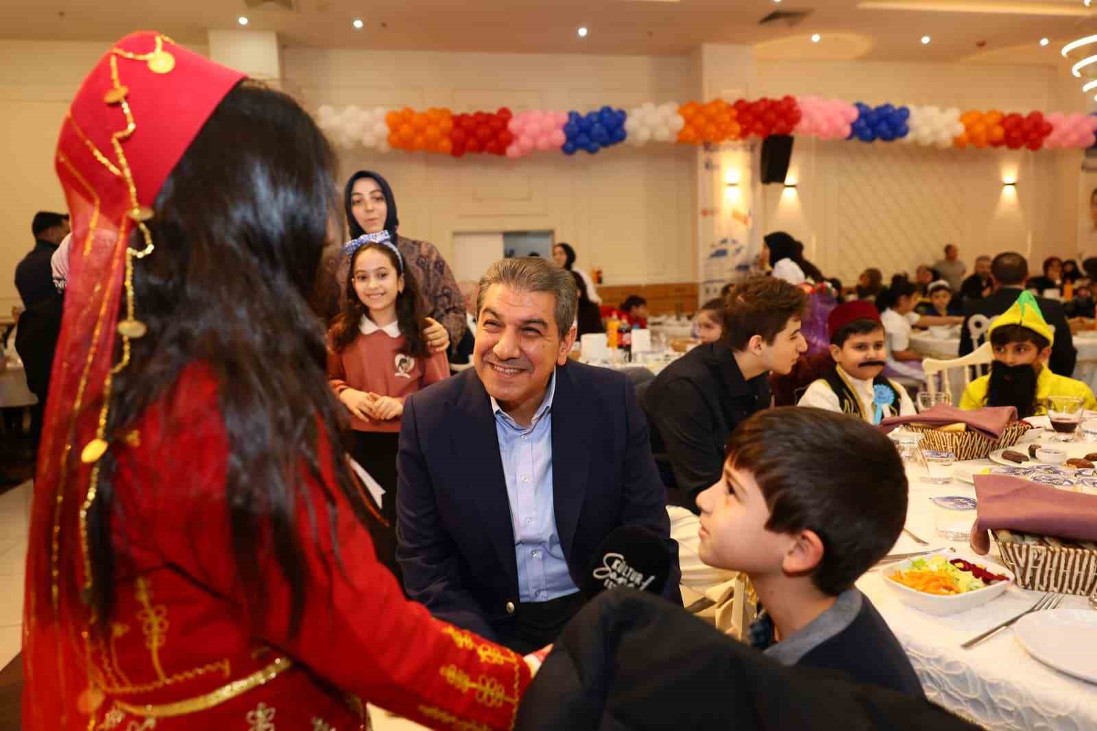 Esenler’de, 500 çocuk ilk oruç heyecanını aynı sofrada paylaştı
