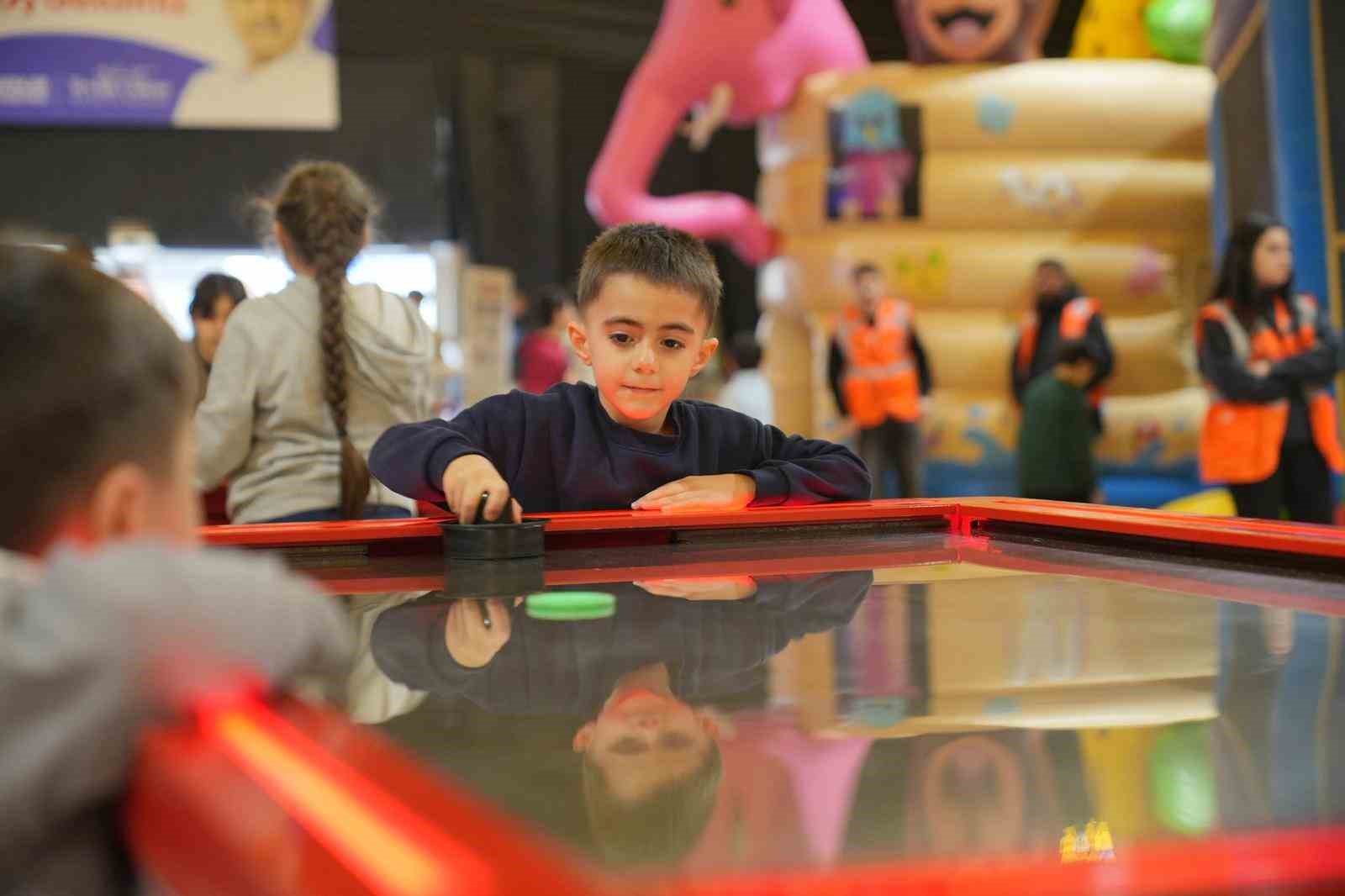 Esenler’de çocuklar bayram coşkusunu yaşadı
