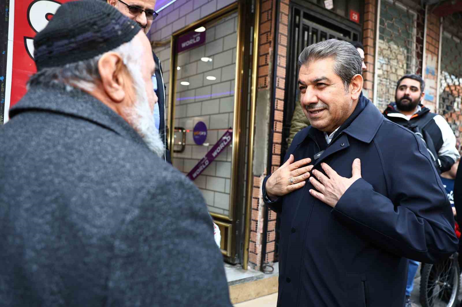 Esenler’de Sosyal Kart ile emeklilere anlamlı destek
