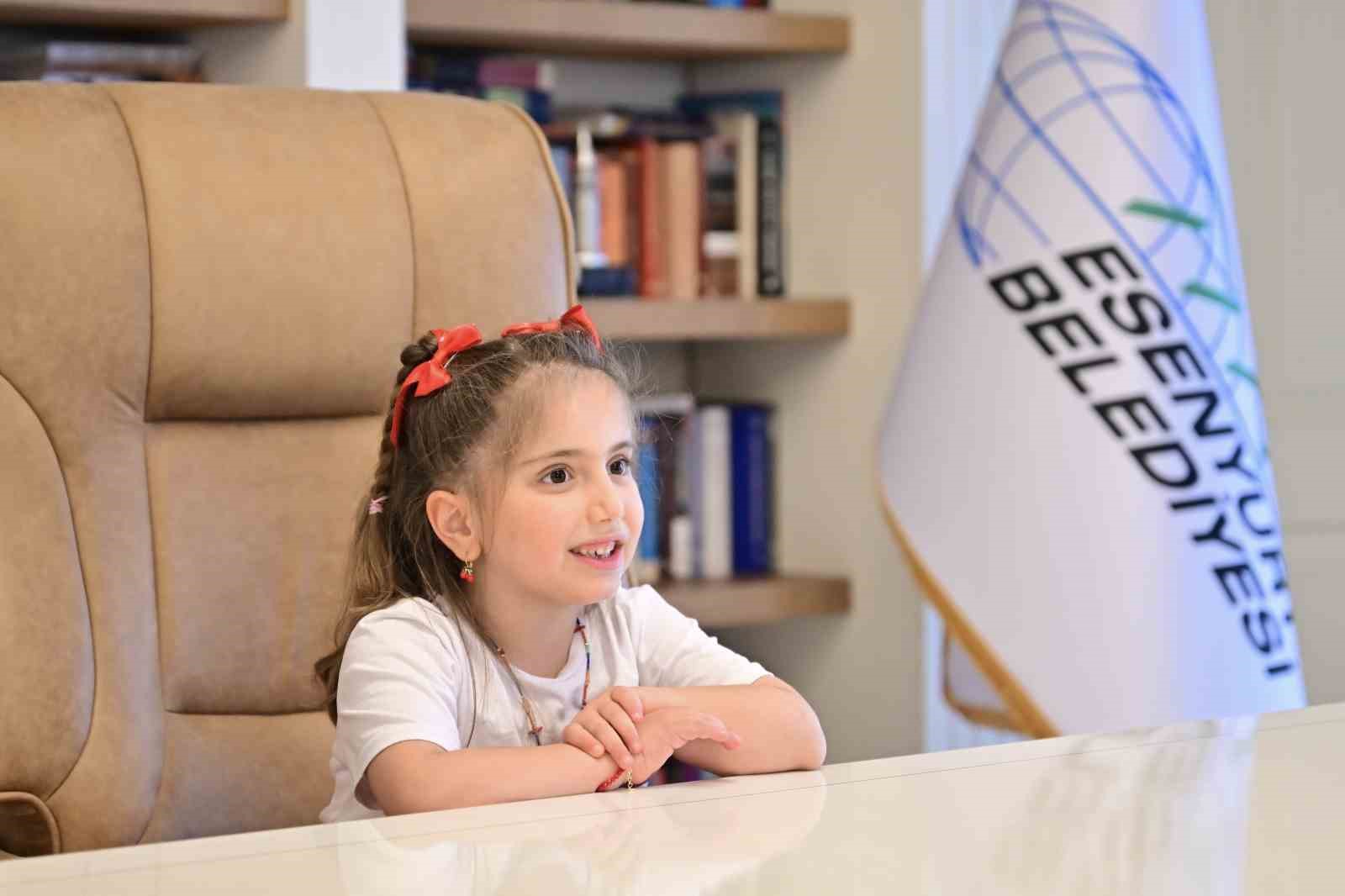 Esenyurt Belediye Başkan Vekili Aksoy’a 23 Nisan’da anlamlı ziyaret
