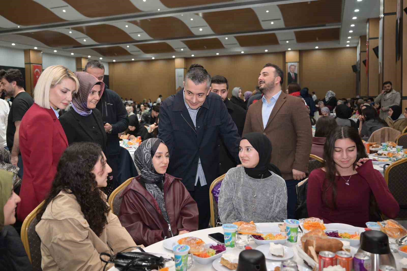 Esenyurt Belediye Başkan Vekili Aksoy’dan gençlere yönelik yatırım atağı
