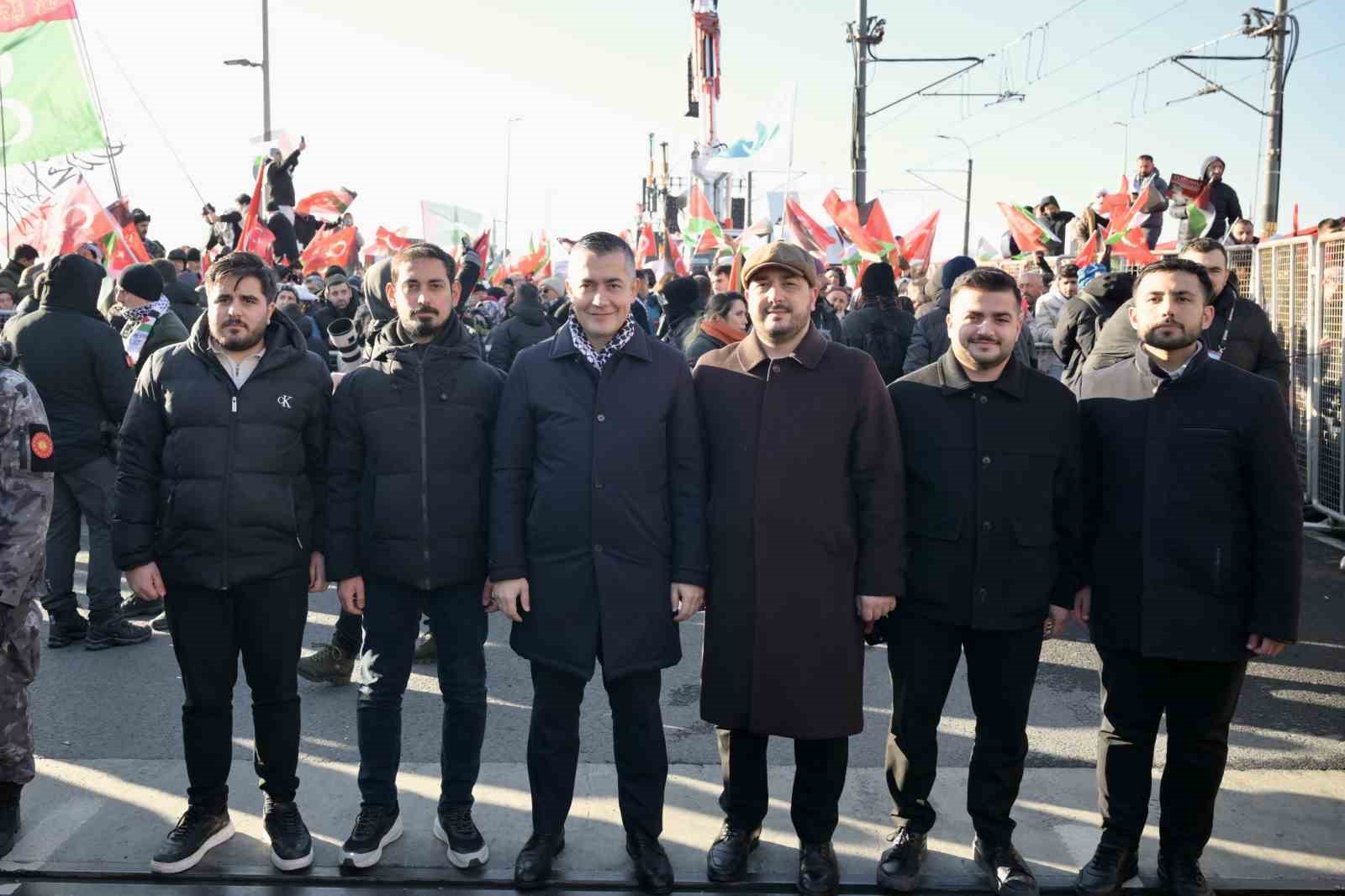 Esenyurt Belediye Başkan Vekili Can Aksoy’dan Filistin için güçlü destek
Esenyurt Belediye Başkan Vekili Can Aksoy’dan Filistin için güçlü destek