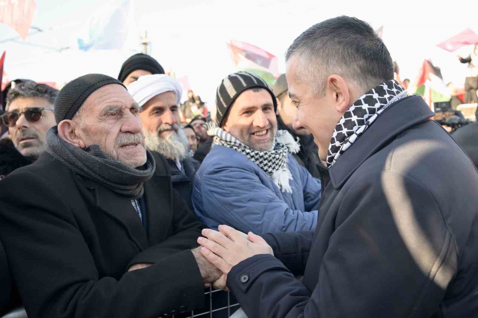 Esenyurt Belediye Başkan Vekili Can Aksoy’dan Filistin için güçlü destek
Esenyurt Belediye Başkan Vekili Can Aksoy’dan Filistin için güçlü destek