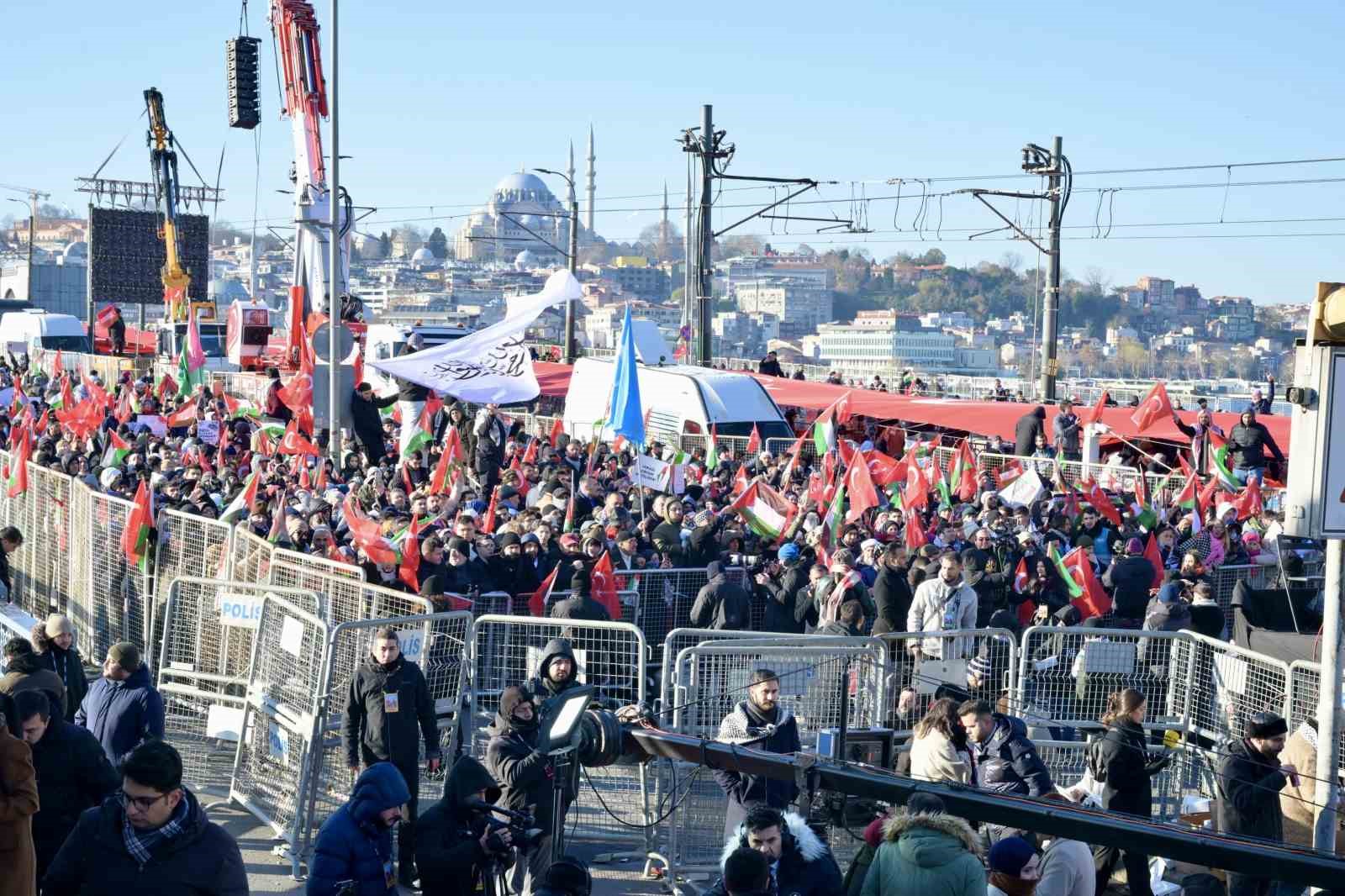 Esenyurt Belediye Başkan Vekili Can Aksoy’dan Filistin için güçlü destek
Esenyurt Belediye Başkan Vekili Can Aksoy’dan Filistin için güçlü destek