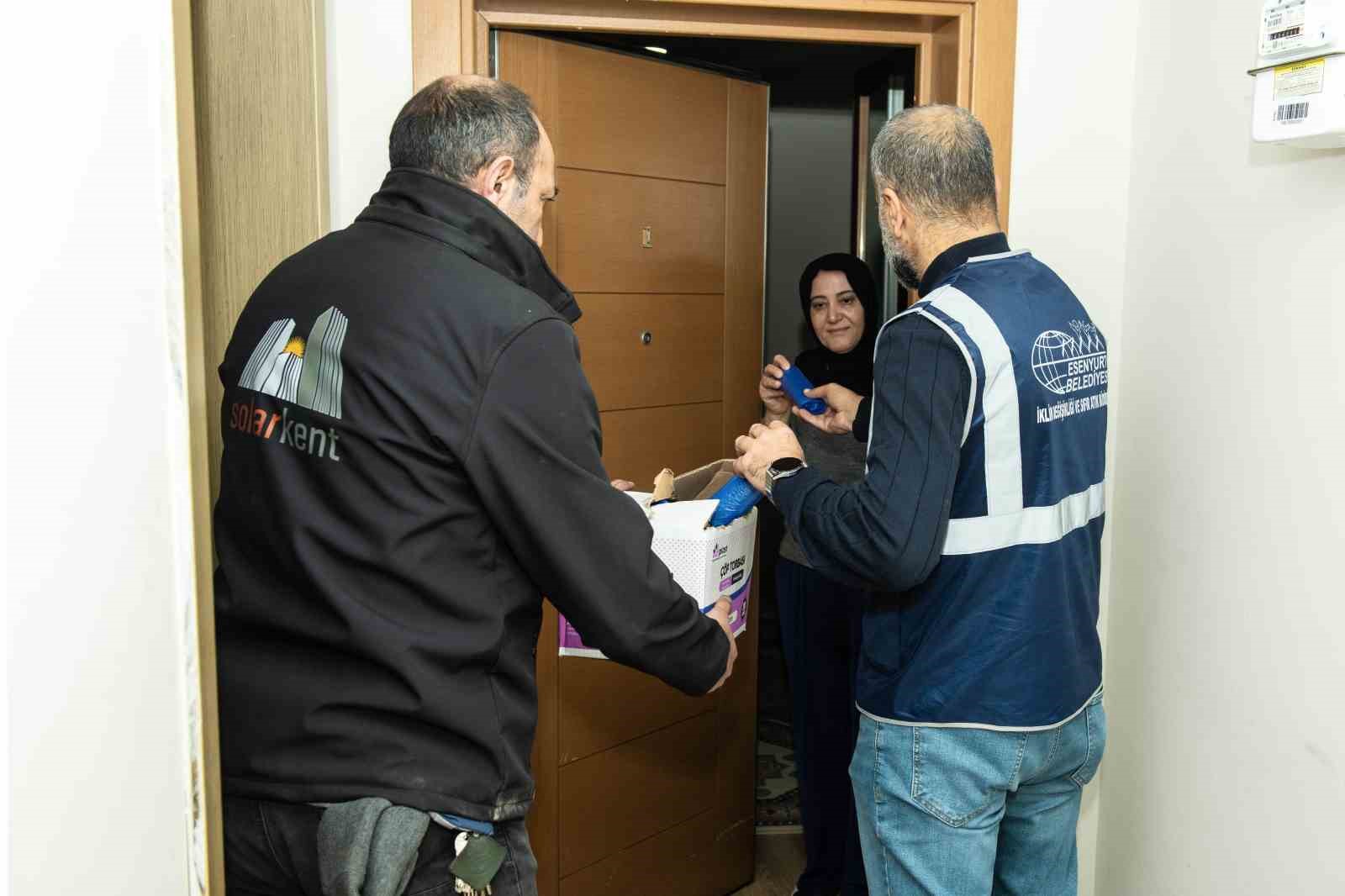 Esenyurt Belediyesi geri dönüşüm çalışmalarını Solarkent Sitesi’ne taşıdı
Esenyurt Belediyesi geri dönüşüm çalışmalarını Solarkent Sitesi’ne taşıdı